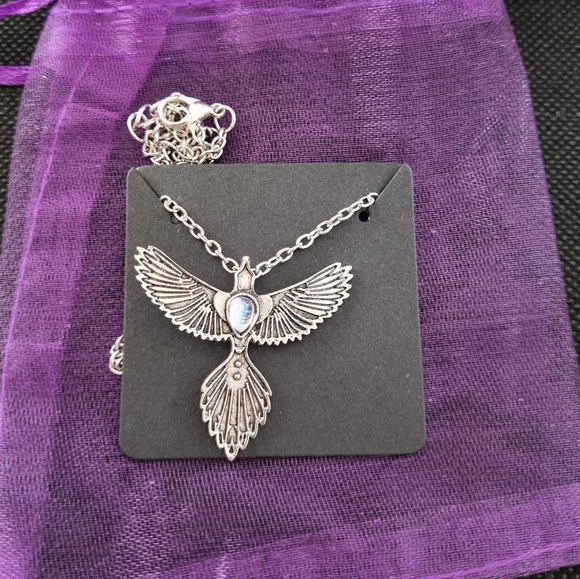 Jewelry - Stunning phoenix necklace